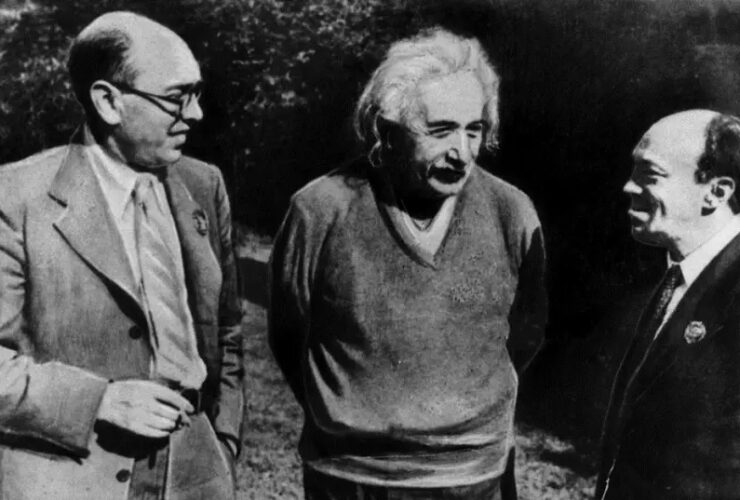 Itzik Feffer, Albert Einstein and Solomon Mikhoels (1943)